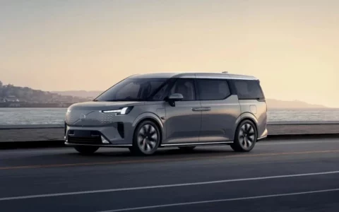 沃尔沃Volvo发布EM90小型货车 拥有斯堪的纳维亚风格客厅内饰