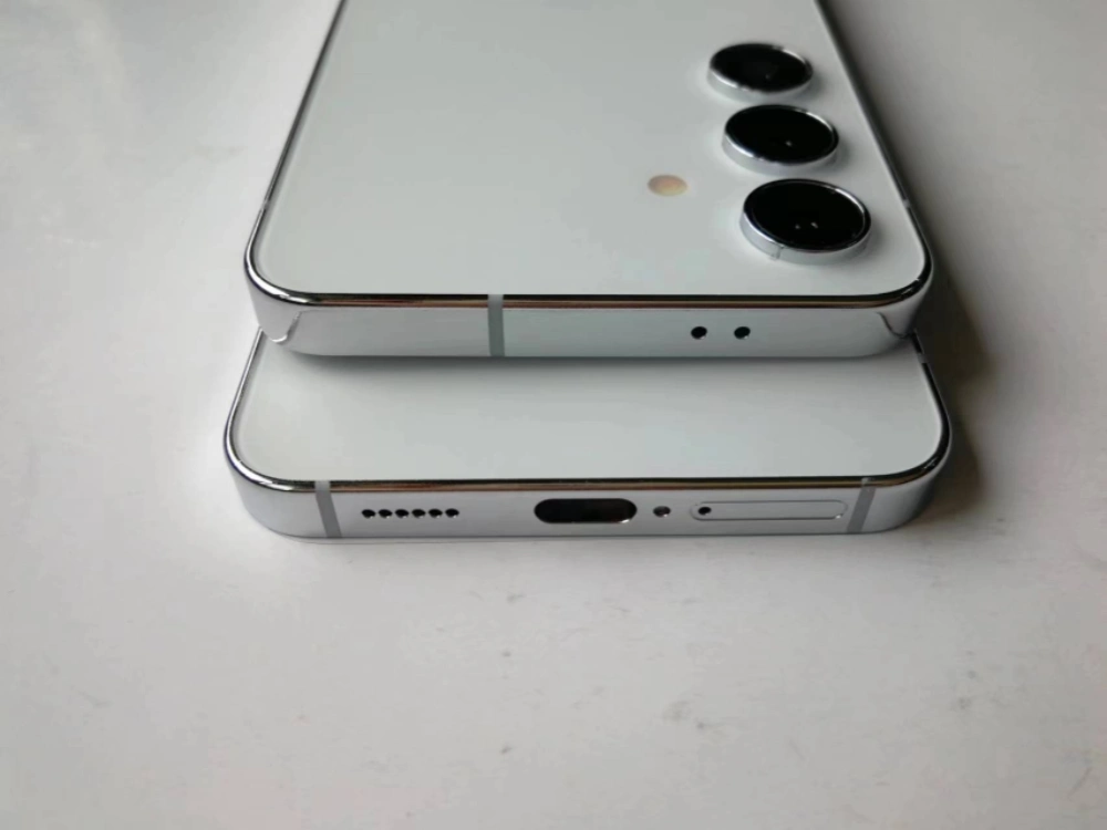 疑似三星Galaxy S24和Galaxy S24 Plus模型曝光 外观与上一代变化不大