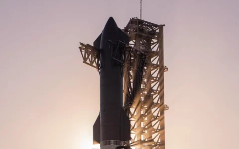 马斯克：SpaceX“星舰”发射推迟至周六，需要更换格栅翅片执行器