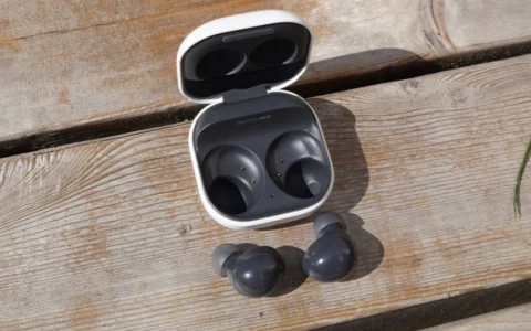 三星Galaxy Buds 3 Pro明年与新款Galaxy Z系列可折叠手机一起推出