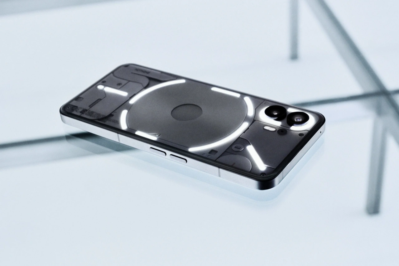 Nothing Phone (2) 256 GB美国亚马逊黑色星期五降价20% 仅售559美元