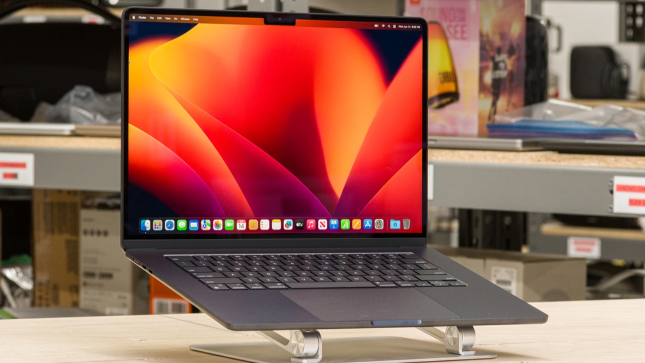 美国亚马逊黑色星期五节省290美元 Apple 2023 MacBook Air仅1238美元