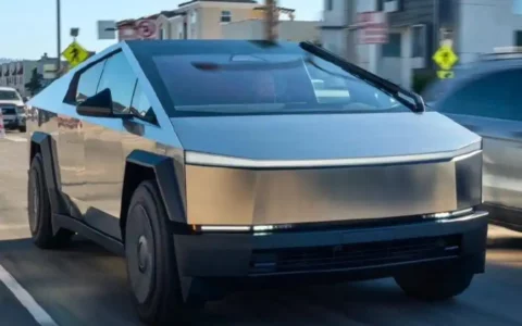 马斯克：Cybertruck电动皮卡车正运往北美特斯拉Tesla门店