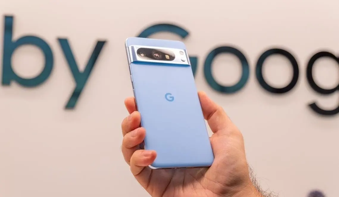谷歌Google承认部分Pixel 8 Pro手机屏幕存在圆点凸起 表示不影响性能和耐用性