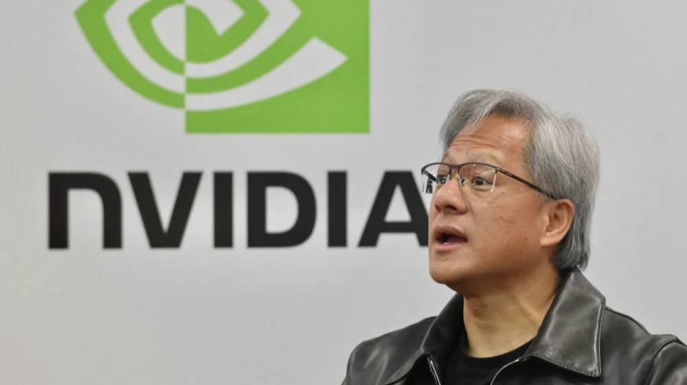 英伟达为中国市场定制三款AI芯片，基于NVIDIA H100芯片部分延期发布