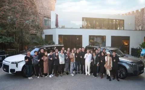 冬有你至 极石出发 极石汽车全国首批车主交付开启