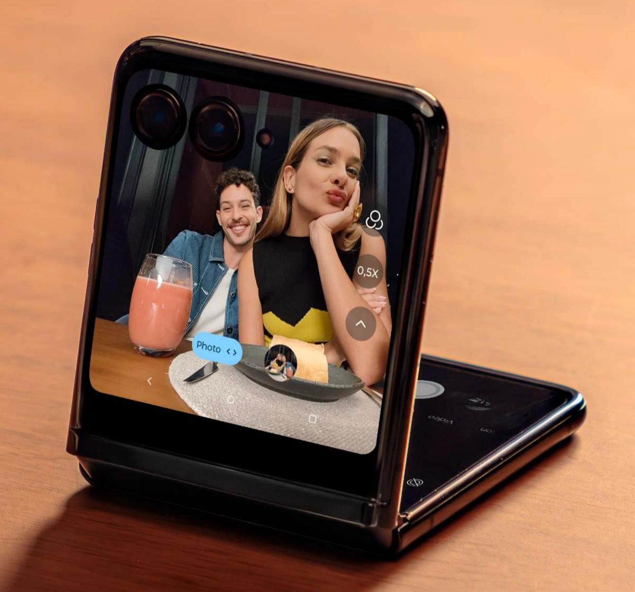 摩托罗拉美国官网网络星期一motorola razr+ 2023手机优惠300美元