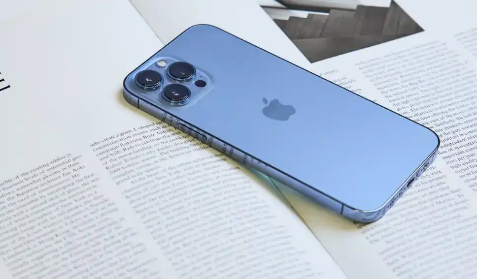 网络星期一交易：苹果Apple iPhone 15 Pro Max美国亚马逊优惠100美元，售价1200美元