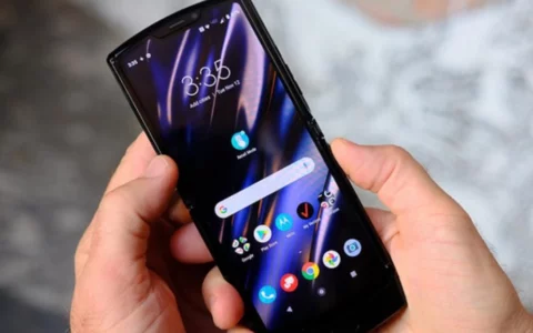 网络星期一优惠：摩托罗拉Motorola razr+ 2023美国亚马逊优惠300美元，售价700美元