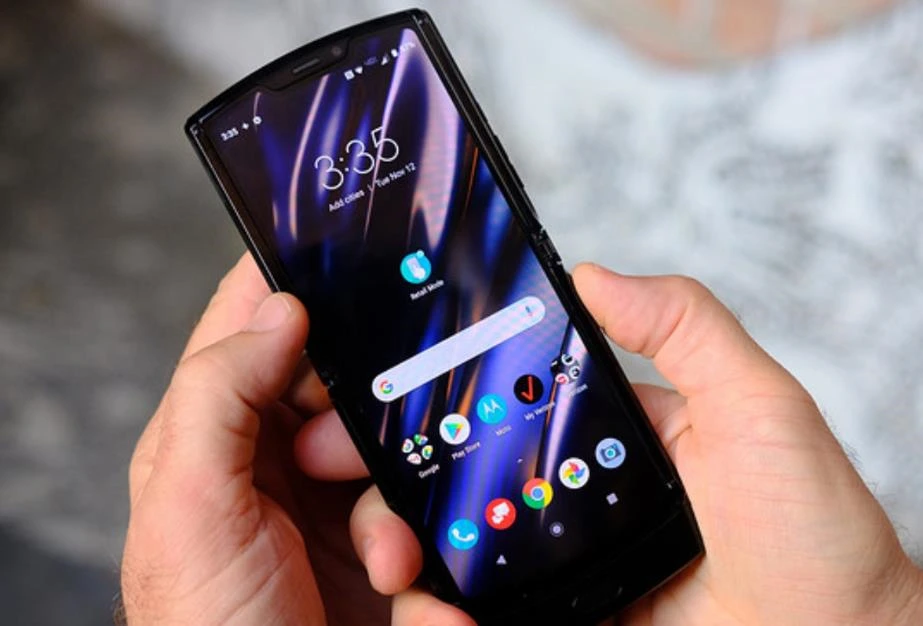网络星期一优惠：摩托罗拉Motorola razr+ 2023美国亚马逊优惠300美元，售价700美元