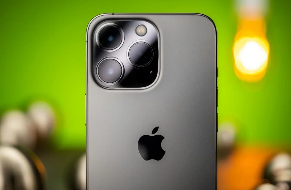 BEST BUY网络星期一优惠：苹果Apple iPhone 15优惠100美元，售价830美元