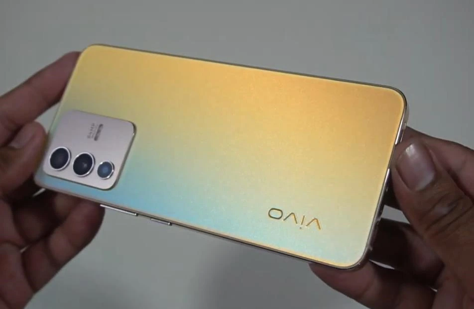 vivo V23德国亚马逊优惠20英镑，售价470英镑