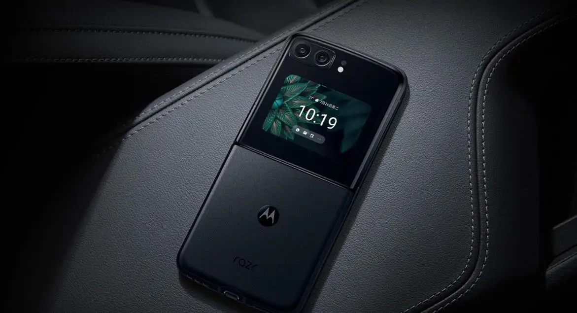 摩托罗拉Motorola razr+ (2023)美国亚马逊优惠300美元，售价700美元