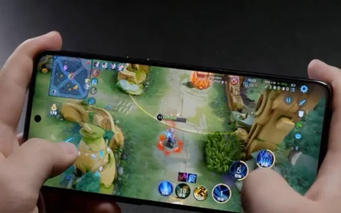 一加OnePlus 12手机首发支持《王者荣耀》游戏预更新功能