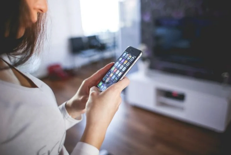 iPhone如何投屏？Apple苹果手机屏幕镜像这样连接电视最快捷