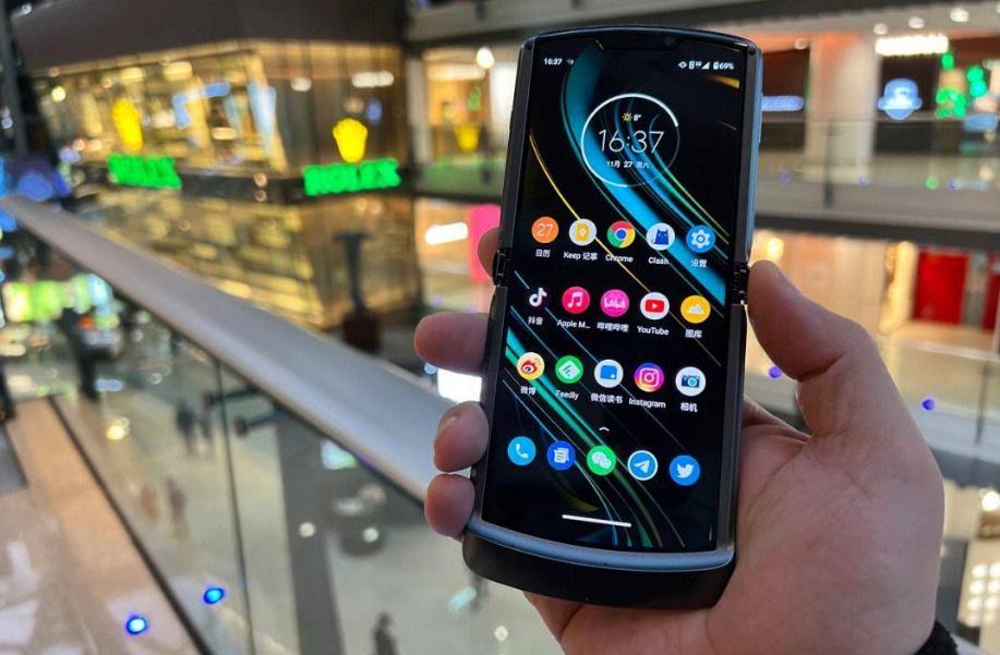 最廉价折叠手机推荐：摩托罗拉motorola Razr+美国亚马逊700美元