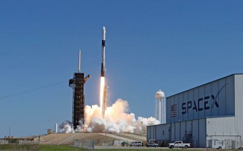 消息称SpaceX考虑新一轮内部股票交易 估值提至1750亿美元
