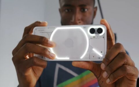 Nothing Phone (1) 新加坡亚马逊打折17% 售价727.51新币