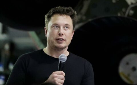 马斯克再度“炮轰”迪士尼CEO：他应当立刻被解雇