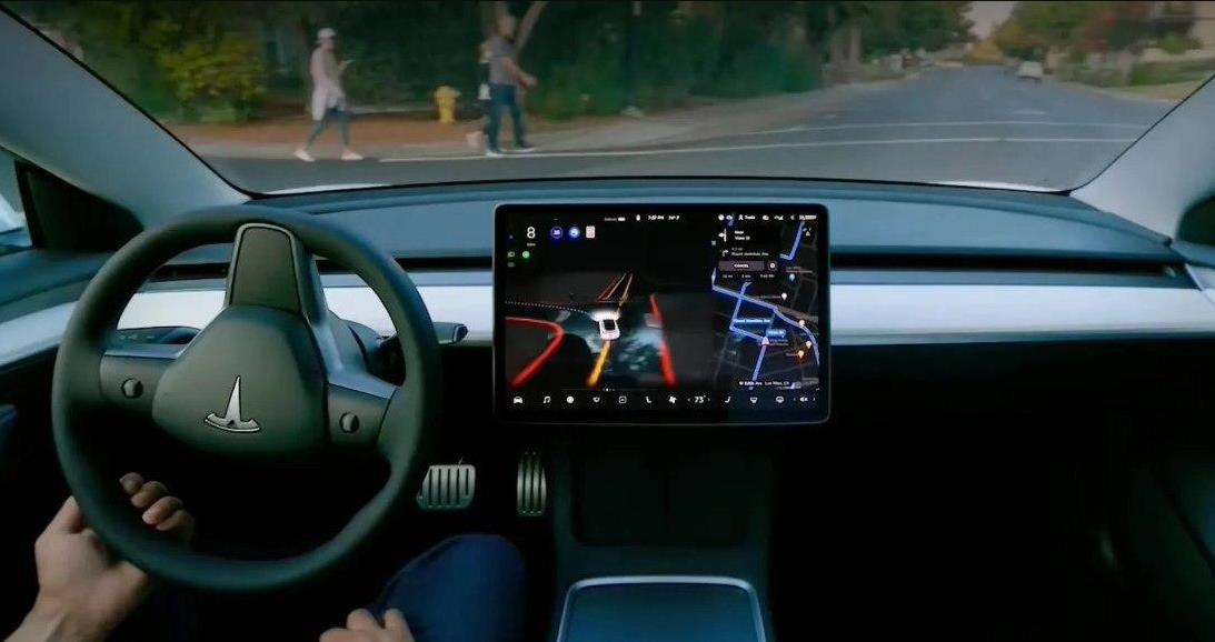 外媒“”特斯拉Tesla Dojo超算项目负责人辞职 由原苹果Apple高管接任