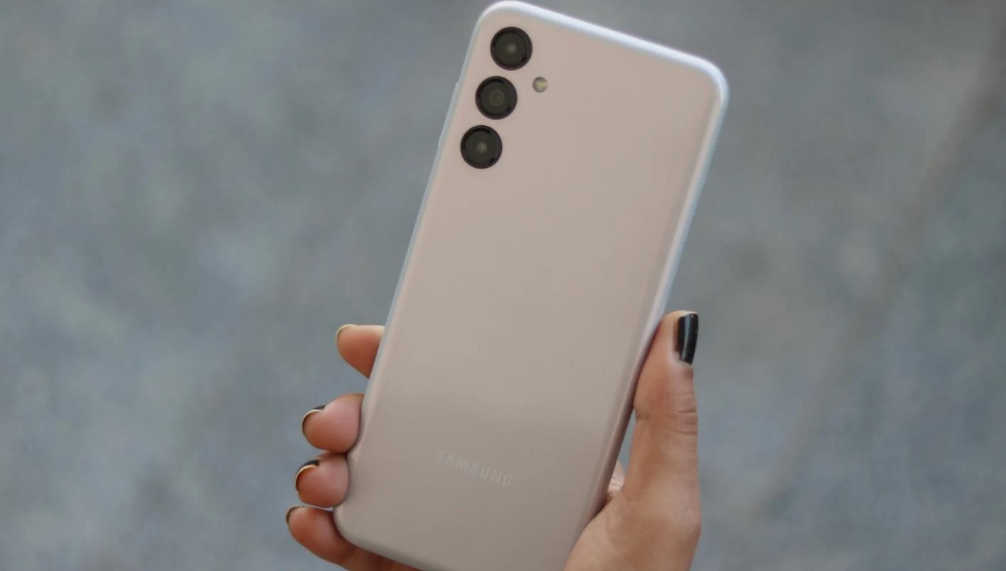 三星Samsung Galaxy M14 5G更新Android 14和One UI 6.0