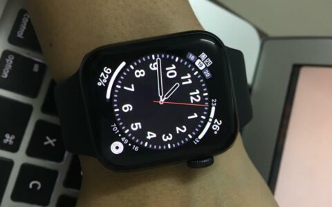 苹果Apple Watch SE(40mm GPS)美国亚马逊优惠50美元，售价199美元