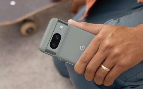 美国亚马逊优惠：谷歌Google Pixel 8玫瑰色手机壳优惠15美元，售价20美元