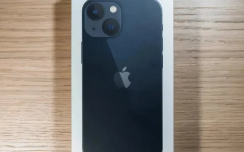 美国亚马逊苹果Apple iPhone 13 Mini 128GB午夜翻新版优惠45美元，售价423.99美元