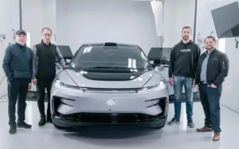 法拉第未来Faraday Future向创始团队成员马骁交付FF 91 2.0汽车