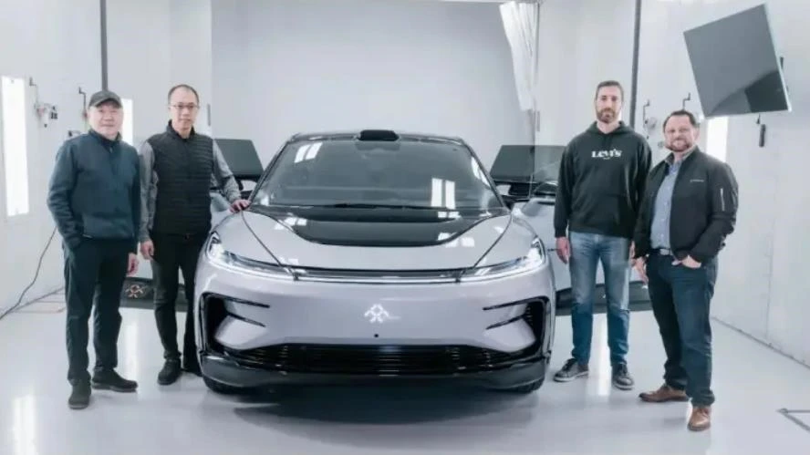 法拉第未来Faraday Future向创始团队成员马骁交付FF 91 2.0汽车
