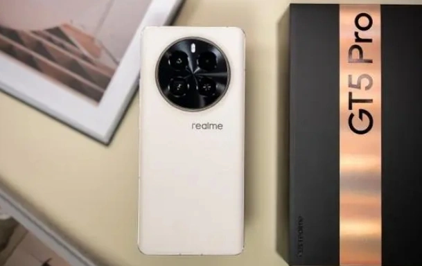realme真我GT5 Pro真机评测：性能真的惊艳