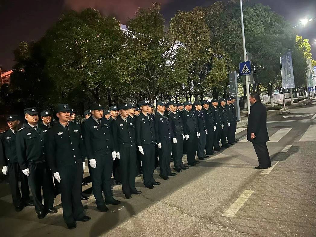 环滇池侧记｜做好服务保障 为参赛选手护航 