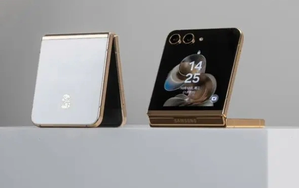 最贵小折叠屏手机？三星Samsung W24 flip心系天下系列体验评测