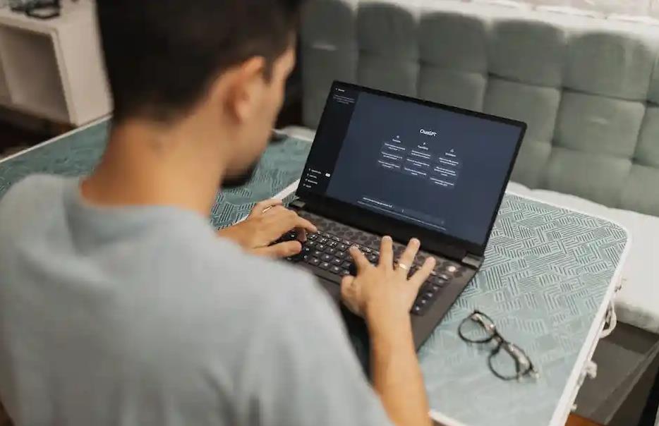 普利策奖得主联合起诉OpenAI和Microsoft：滥用书籍训练AI大模型