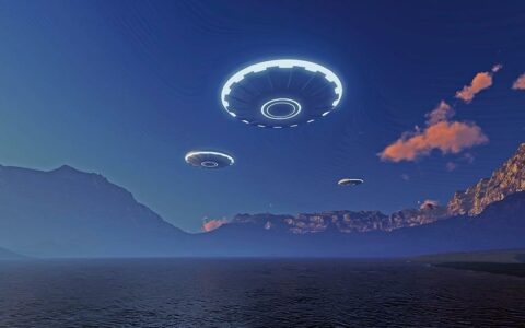 洛杉矶机场上空出现不明飞行物 专家小组正研究