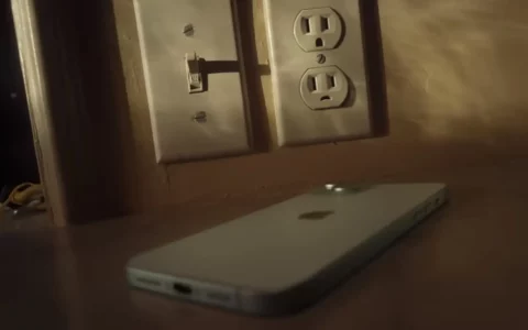 苹果Apple发布iPhone 15 Plus广告：大屏幕，长续航，尽显卓越性能