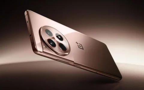 一加OnePlus Ace 3 “鸣沙金”配色发布 首创“熔金玻璃工艺”引领手机美学新潮流