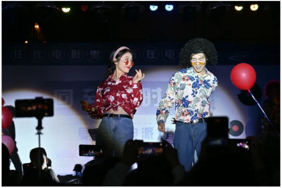 华灯祈愿，横店春节大庙会上线迎新年