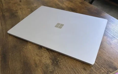 微软Microsoft新款Surface系列笔记本曝光 搭载英特尔与高通芯片