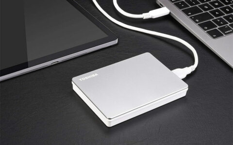 东芝 Canvio Flex 2TB 便携式外置硬盘在新加坡亚马逊可以省22新元，仅售86新元！