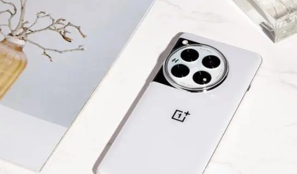 MeiZu魅族21和OnePlus一加12哪个好？有什么区别？两者区别对比评测