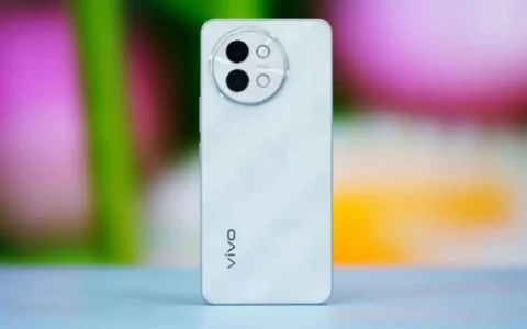 vivo S18e评测：综合评分7.5分