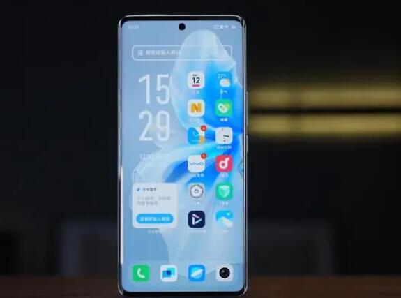 vivo s18全面评测   时尚利器、移动的影棚