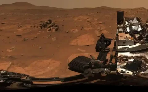 NASA发布23.8亿像素杰泽罗陨石坑全貌图 以庆祝毅力号度过1000个火星日