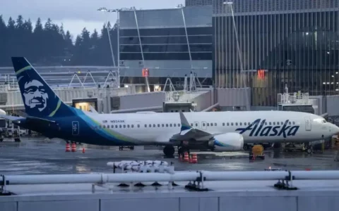 美国联邦航空局下令暂时停飞部分波音737 Max 9飞机