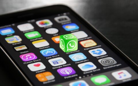 苹果iOS 18曝光：升级新版Siri以及首次支持自然对话能力
