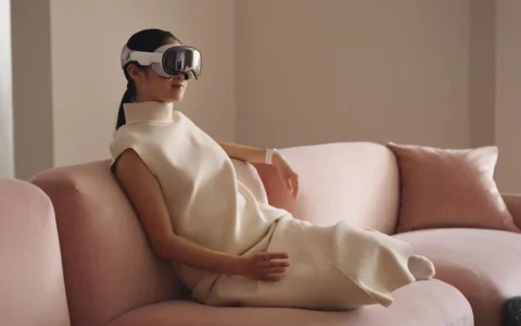 苹果Apple发布Vision Pro预热视频 致敬科幻经典