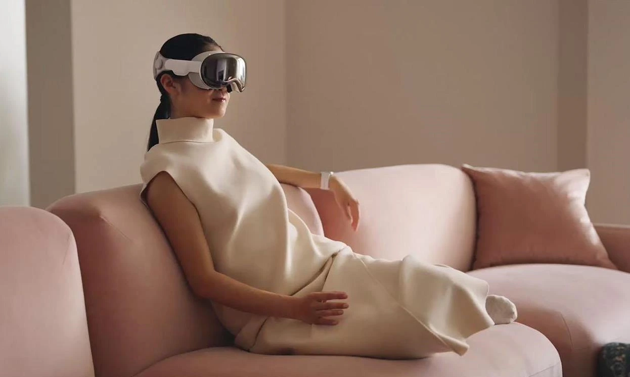 苹果Apple发布Vision Pro预热视频 致敬科幻经典
