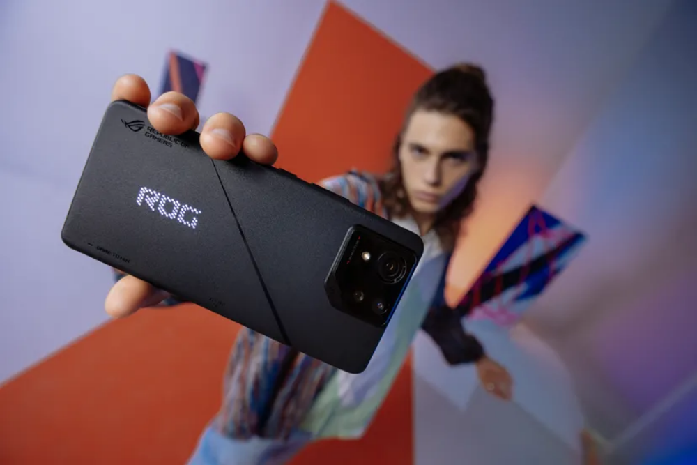 ROG Phone8系列亮相：售价最高1499.99美元