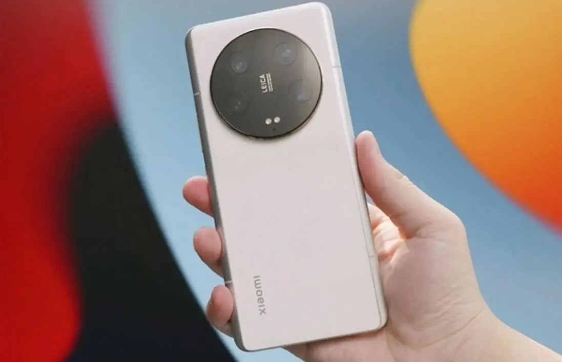 小米Xiaomi 14 Ultra曝光：影像升级，卫星通信技术加持
